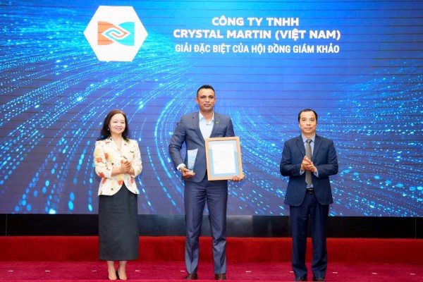 Nhiều doanh nghiệp, cá nhân đạt giải hiệu quả năng lượng năm 2025 được vinh danh